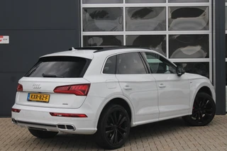 Audi Q5 55 TFSI e 367pk Quattro Competition | Pano | 21'' | Camera / 2
