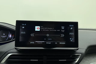 Peugeot 3008 1.2T 130pk GT | Achteruitrijcamera | Parkeersensoren V+A | Cruise & Climate control | Navi | Apple Carplay / Android Auto / 22