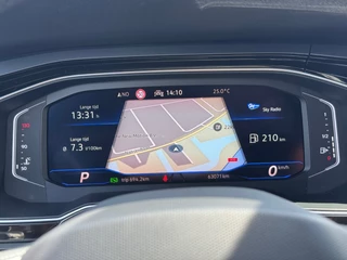 Volkswagen Taigo 1.5 TSI R-Line * Panoramadak * Virtual Cockpit * Led * 18 Inch / 8