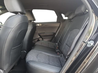 Kia Ceed 1.0T Design Edition | Stoel en stuurverwarming | Dodehoek detectie | Navigatie | Camera | Apple carplay / Android Auto | JBL sound system | / 19