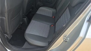 Opel Corsa 1.4-16V Cosmo / 10