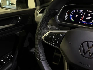 Volkswagen Tiguan 1.5 TSI R-Line Pano Head-up Trekhaak VOL! / 15