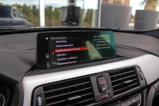 BMW 3-serie Touring 318i Corporate Lease Executive | M Sport pakket | Stoelverwarming | LED | Navigatie Professional | Bluetooth | Sportstoelen | M-sportstuur | PDC | Shadow Line / 27