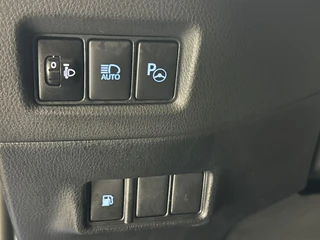 Toyota C-HR 1.8 Hybrid Dynamic Automaat Navigatie | 18'' L.M. Velgen | Parkeercamera / 27
