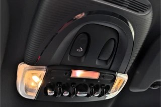MINI Countryman 1.5 Cooper SE ALL4 PHEV Chili JCW Panorama Head-Up / 37