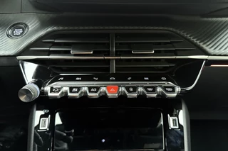 Peugeot 2008 1.2 PureTech GT 130 PK | Handgeschakeld | Camera | Climate Control | Adaptive Cruise Control | 3-D Instrumentenpaneel | Start/stop | 1e eigenaar | BTW auto / 25