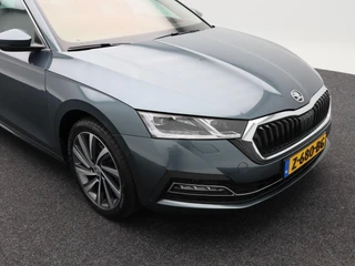 Skoda Octavia Combi 1.4 TSi 204 PK iV PHEV Business Plus | Stoelverwarming | Panoramadak | Camera | Adaptive Cruise | Head UP | 18 Inch | 95.33 Km !! / 12