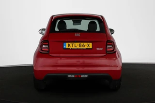 Fiat 500 Urban 42 kWh Stoelverwarming Apple CarPlay Achteruitrijcamera / 16