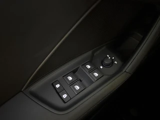 Audi A3 Sportback 35 TFSI 3X S-line Virtual Trekhaak ACC / 29