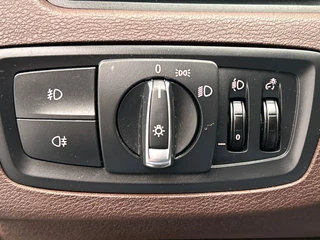 BMW X1 SDrive18i Centennial High Executive | Trekhaak | Leder | Navigatie | Stoelverwarming | Cruise/Control | Climate Control | / 18