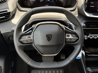 Peugeot 208 1.2 Hybrid 110 e-DCS6 Allure / 19