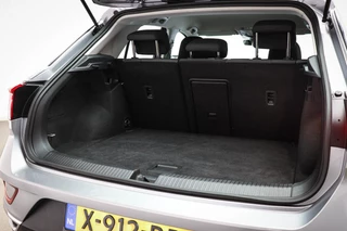 Volkswagen T-Roc 1.5 TSI Style | IQ LIGHT | STOELVERWARMING | CLIMA | APP CONNECT | DAB | PDC / 16