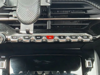 Peugeot 208 1.2 PureTech GT | ADAPTIVE | CAMERA | CARPLAY / 26