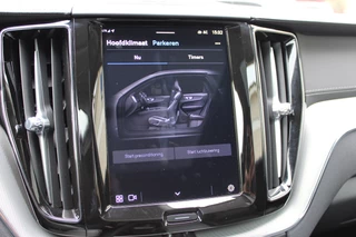 Volvo XC60 2.0 T8 Plug-in hybrid AWD Ultra Dark  | Head-Up | Panoramadak | Leder | H&K | BLIS / 25