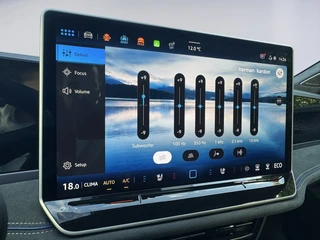 Volkswagen Passat Variant 1.5 eHybrid R-Line Edition 272pk / 5 JR Garantie / Pano / Leer / Trekhaak / H-K / Hud / Keyless / 360 / 36