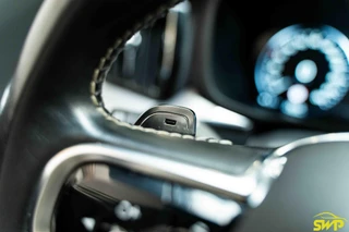 Volvo XC60 2.0 T8 Twin Engine AWD R-Design | Pano | Trekhaak zwenkbaar | Navi | Cam / 17