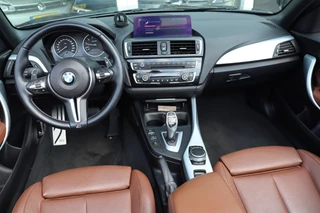 BMW 2 Serie Cabrio M235i xDrive Centennial High Executive Cruise Control, Airco, Apple Carplay, Camera, Navigatie, Prijs Is Rijklaar Inclusief 6 Maanden Garantie / 13