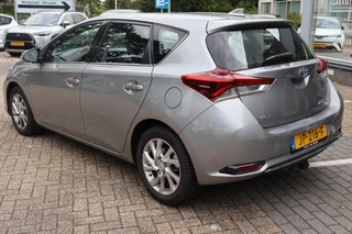 Toyota Auris 1.8 HYBRID ASPIRATION 5-DEURS CAMERA CRUISE NL-AUTO AFN.TREKHAAK NAVI CRUISE LM-VELGEN / 5