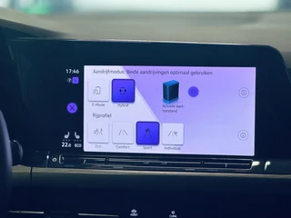 Volkswagen Golf 1.4 TSI eHybrid Navi/ CarPlay/ Stoelmassage / 17