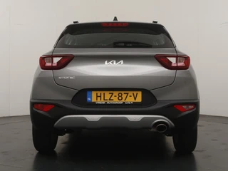 Kia Stonic 1.0 T-GDi MHEV DynamicLine  - Apple Carplay/Android Auto - Achteruitrijcamera - Cruise Control - - Fabrieksgarantie t/m 05-2032 / 7