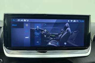 Peugeot 208 1.2 Hybrid 145 e-DCS6 GT | 17 Inch | Automaat | Achteruitrijcamera | Apple carplay | Voorstoelen verwarmd | / 31