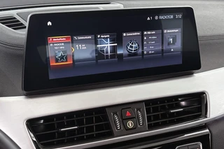 BMW X2 xDrive25e M Sport Panoramadak Head-Up Harman Kardon Elektrische Stoelen / 15