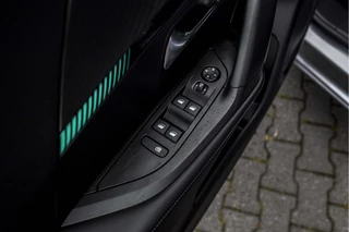 Peugeot 2008 1.2 PureTech Allure Pack  | Camera | Trekhaak | LED / 22