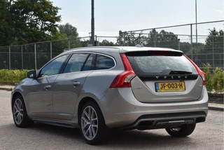 Volvo V60 2.0 T4 Summum 191 pk Luxury Line Winter | Vol | NL-Auto | Trekhaak | Open dak | Standkachel | Elekt.stoelen | Camera | LED/Xenon | 4-Seasons / 26