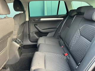 Škoda Superb Combi 1.4 TSI iV AUTOMAAT * Navigatiesysteem * ParkeerCamera * Elek. achterklep * / 15
