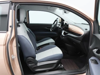 Fiat 500 3+1 Icon 42 kWh | Navigatie | Climate Controle | 17 Inch | Parkeersensoren | Bluetooth | 40.959 Km!! / 35