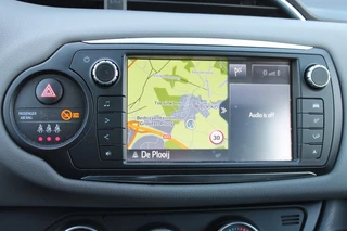 Toyota Yaris 1.3 VVT-I ASPIRATION Navigatie / Trekhaak / Cruise control / 27