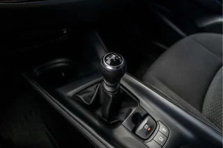 Toyota C-HR 1.2 Urban  | Trekhaak | Camera | NL Auto / 23