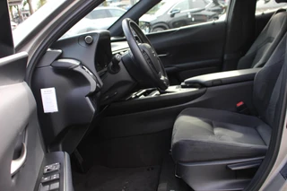 Lexus UX 250h Preference Line 1e EIGENAAR NL-AUTO KEYLESS CARPLAY/ANDROID BLIND-SPOT CAMERA PARK-SENS / 11