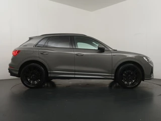 Audi Q3 40 TFSI quattro S Line edition one  - Virtual cockpit - Schuif/kanteldak - Stoelverwarming - Camera - Cruisecontrol - AppleCarplay - Android Auto - Virena Zekerheidspakket 895, - BOVAG Garantie / 10