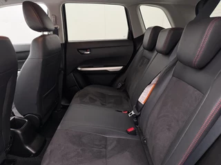 Suzuki Vitara 1.4 S | Trekhaak | Adaptive Cruise | Stoelverwarming | Camera | CarPlay | Parkeersensoren / 12