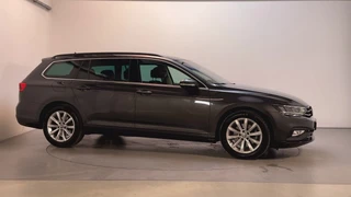 Volkswagen Passat Variant 1.5 TSI 150pk DSG Business Stoelverwarming Virtual Cockpit Navigatie DAB+ / 13