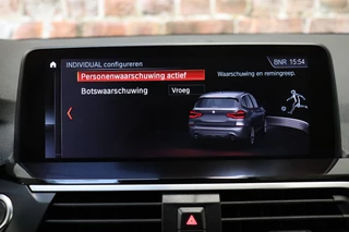 BMW X3 xDrive20i High Executive xLine Automaat  / Navigatie Professional / Leder / Trekhaak / 19 Inch / Adaptieve LED-koplampen / Stoelverwarming / Ambiance Verlichting / Parkeersensoren voor+achter / Sportstoelen / 28