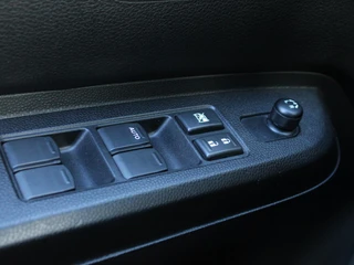 Suzuki Ignis 1.2 Smart Hybrid Style CVT Automaat All-Seasonbanden, Navigatie, Cruise en Climate Control, Stoelverwarming, Achteruitrijcamera / 34