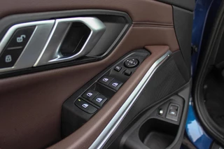 BMW 3-serie Touring 320e High Executive Sport Line | 1e eigenaar | NL auto | Driving Assistant | HiFi audio | LED | 18 inch | Stoelverwarming | DAB | Carplay | Navigatie | PDC / 38