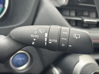 Toyota RAV4 2.5 Plug-in Hybrid AWD Dynamic TREKHAAK 1650KG TREKGEW EL-ACHTERKLEP 18'' LM-VELGEN CAMERA PARK-SENSOREN CLIMA APPLE/ANDROID / 19