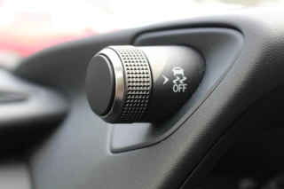 Lexus UX 250h Preference Line 1e EIGENAAR NL-AUTO KEYLESS CARPLAY/ANDROID BLIND-SPOT CAMERA PARK-SENS / 21