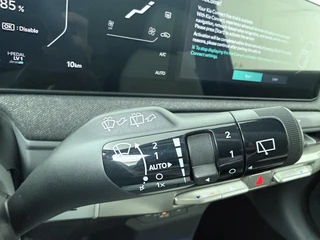 Kia EV3 GT-Line Business Edition 81.4 kWh  - Direct Leverbaar! - Apple Carplay - Adaptieve Cruise Control - Achteruitrijcamera - Stoel-/Stuurverwarming - Fabrieksgarantie t/m 2033 / 24