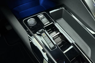 Peugeot 3008 1.6 HYbrid 180 Allure Pack Business | 19 inch | Automaat | Achteruitrijcamera | Navigatiesysteem | Apple carplay | Electronic climate control / 26