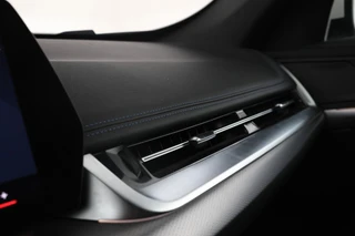 BMW iX1 eDrive20 67 kWh  M-sport, Stoelen, Virtual, Climate, / 37