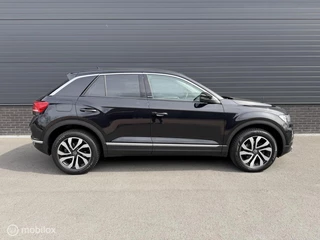 Volkswagen T-Roc 1.5 TSI DSG Active CLIMA*CARPLAY*PDC*STOELVERW / 12