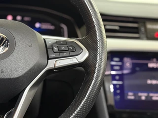 Volkswagen Passat Variant 2.0 TSI R-line Executive Business | VOL! | PANO | IQ.LIGHT | Dynaudio| Virtual | Leder | HuD | Trekhaak / 32