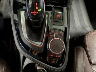 BMW 2-serie Active Tourer 218i High Executive/ NL auto/ Afneembare trekhaak/ Achteruitrijcamera / 33