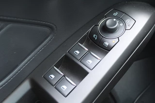 Ford Focus Wagon 1.0 EcoBoost Hybrid ST Line X  | BLIS | Head-Up | Trekhaak | Adaptieve cruise / 21