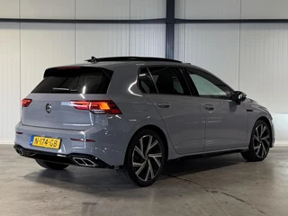 Volkswagen Golf 1.5 eTSI R-Line Pano Virtual Camera IQ Light / 24
