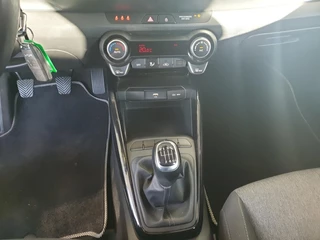 Kia Stonic 1.0T DynamicLine | Camera | Climate control | Apple Carplay / Android Auto | Cruise control | Parkeersensoren achter | Lichtmetalen velgen 16inch | / 29